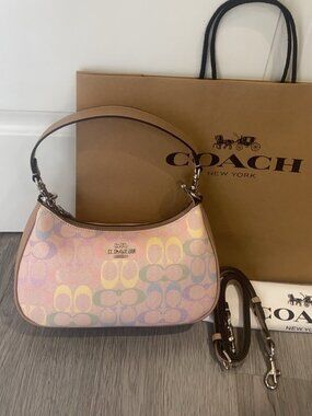 🌈🌈NWT Coach Teri Shoulder Bag In Rainbow Signature Canvas cda91